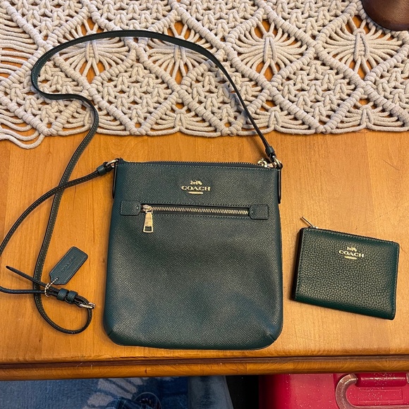 Coach Handbags - Coach Leather Green Crossbody with Wallet